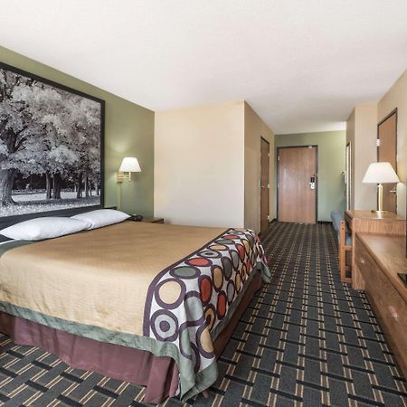 Super 8 By Wyndham Greenville Exterior photo
