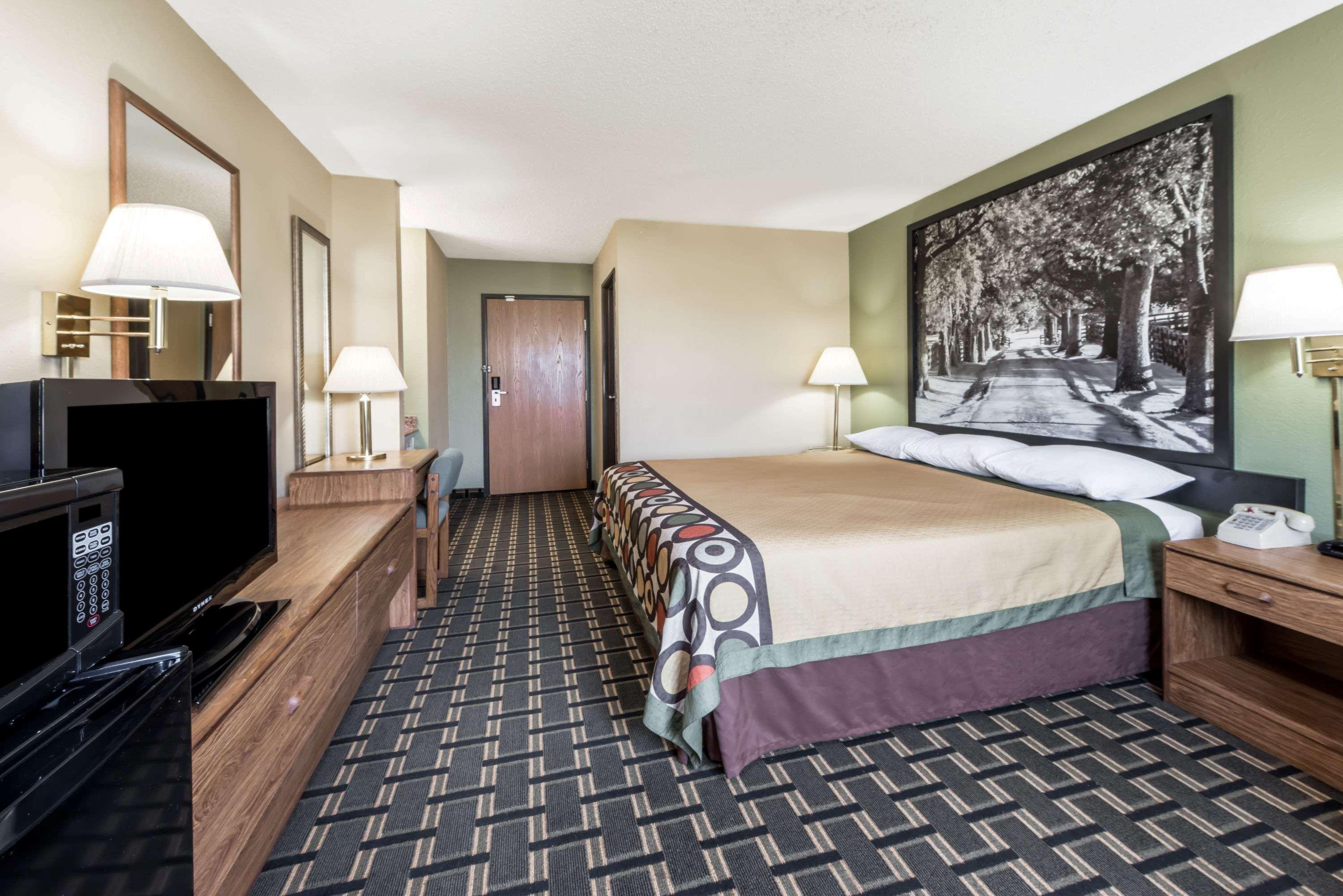Super 8 By Wyndham Greenville Exterior photo