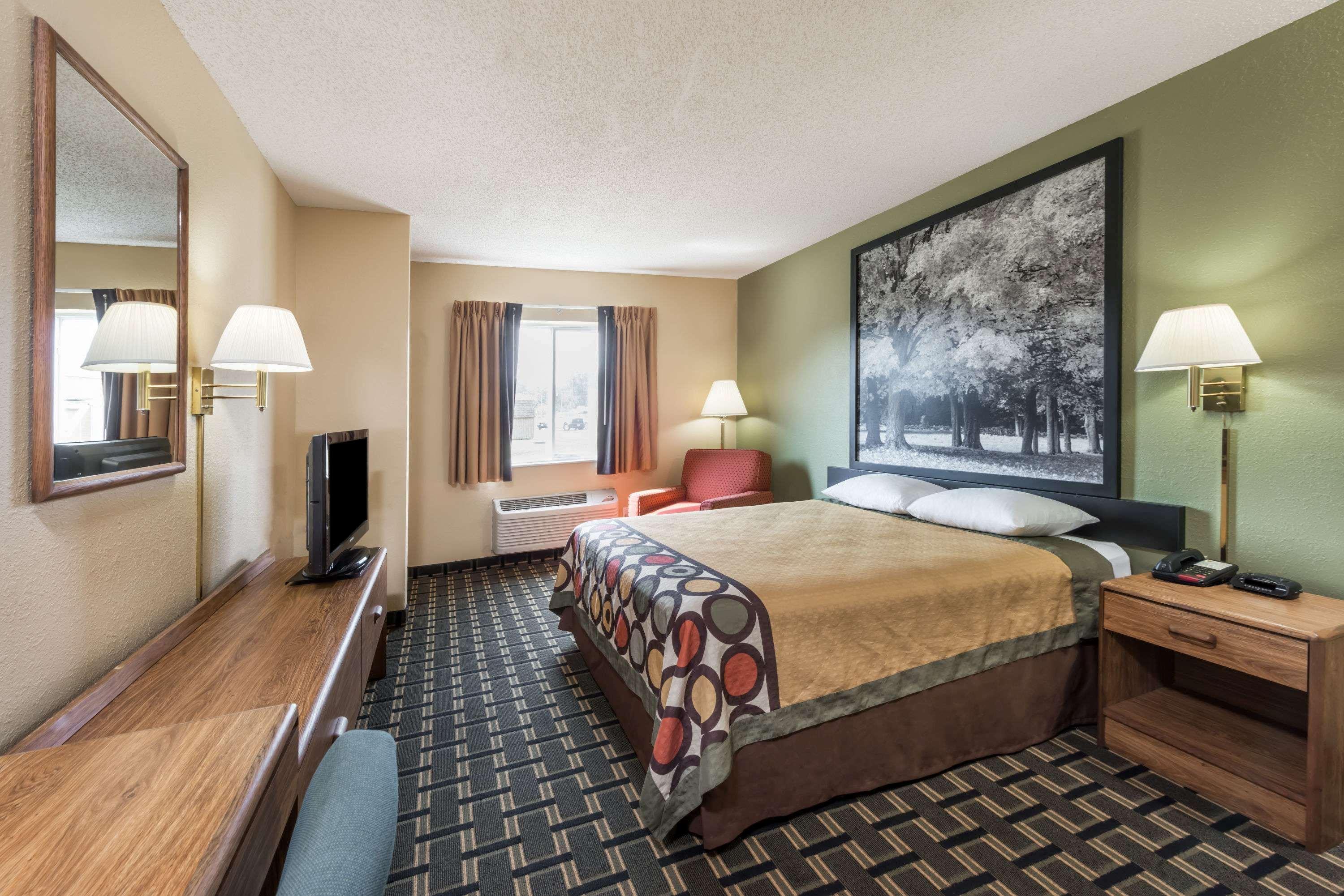 Super 8 By Wyndham Greenville Exterior photo