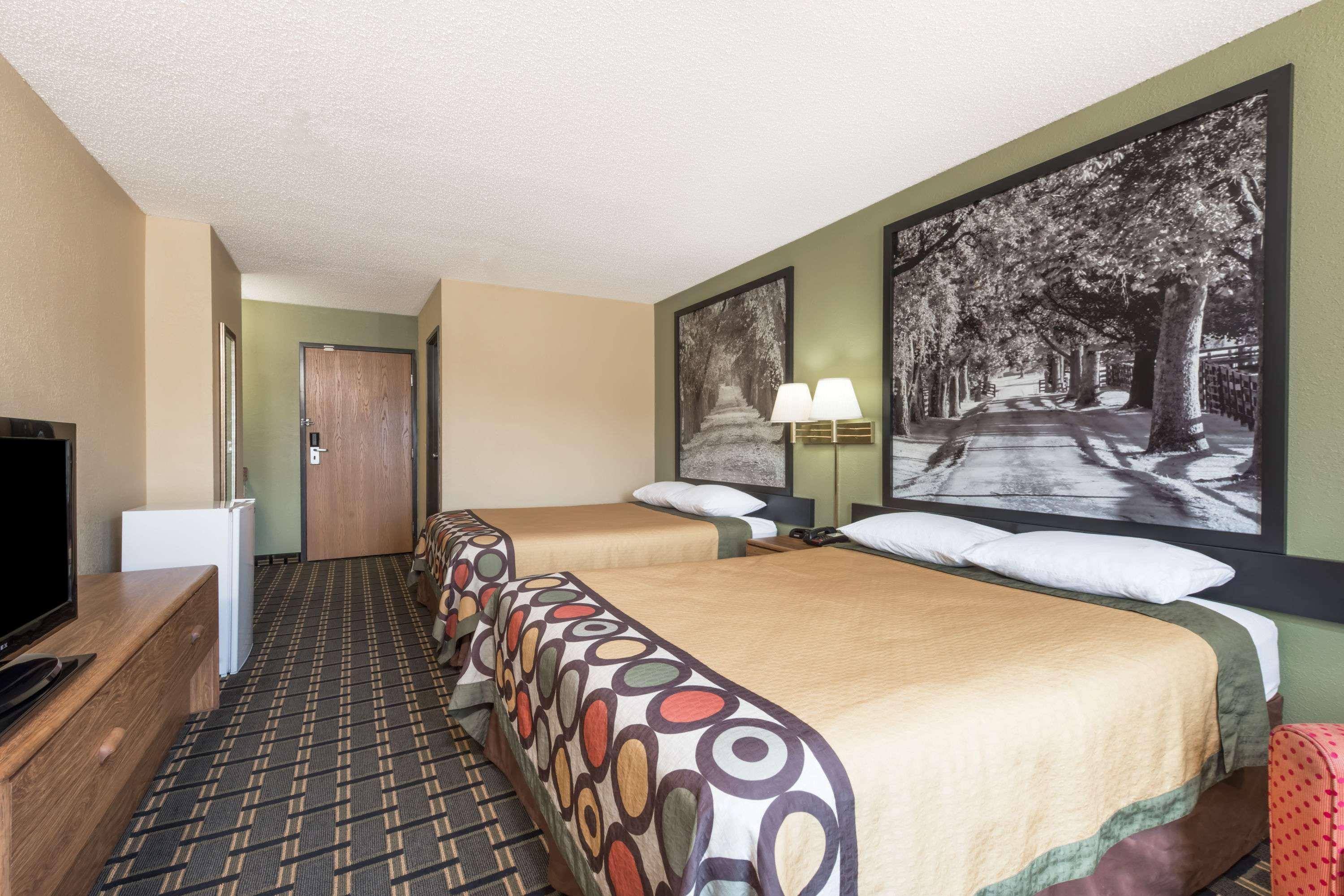 Super 8 By Wyndham Greenville Exterior photo